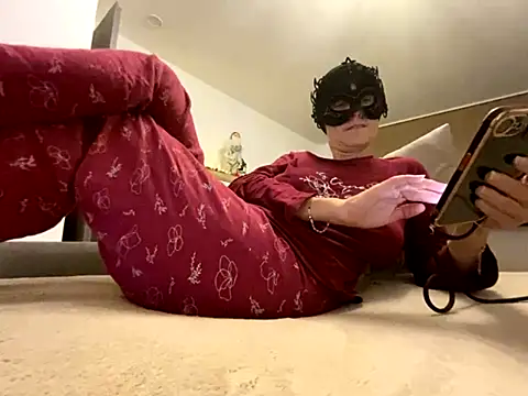 Marilou1983 online show from November 18, 5:47 pm