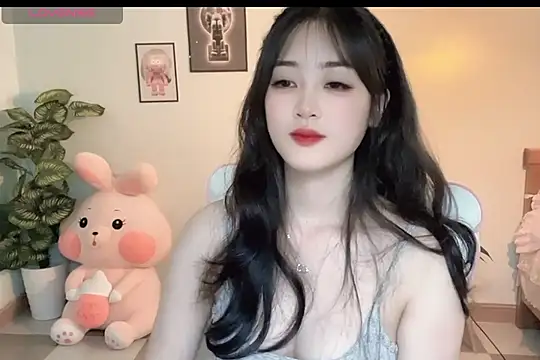 Snapshot of _Aimy_ chatting on October 9, 4:27 am Aimy online show from October 9, 4:27 am
