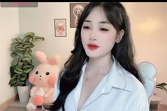 Snapshot of _Aimy_ chatting on October 20, 6:16 am Aimy online show from October 20, 6:16 am