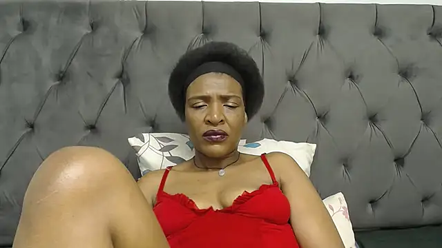 SpicyQueenxxxx online show from July 28, 9:36 pm