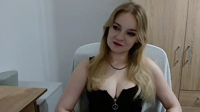 AlmaHoney online show from July 8, 8:11 pm
