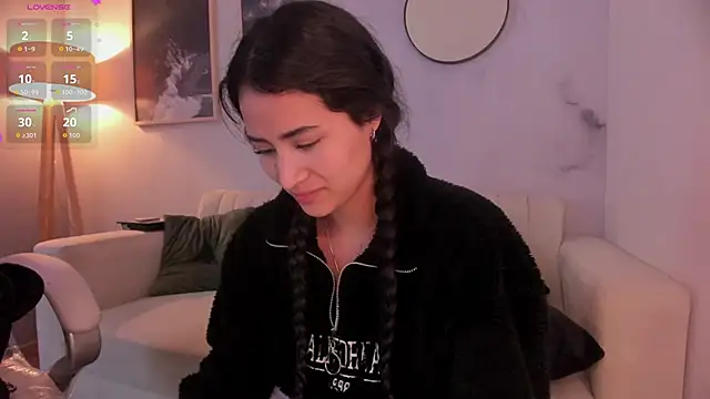 Snapshot of lara_madisson chatting on September 22, 7:07 am lara madisson online show from September 22, 7:07 am
