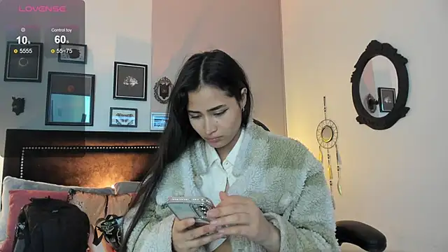 Snapshot of lara_madisson chatting on September 12, 12:11 am lara madisson online show from September 12, 12:11 am