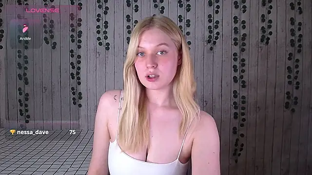 Snapshot of amiliduchess chatting on October 23, 12:55 pm amiliduchess online show from October 23, 12:55 pm