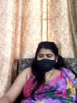Snapshot of Hotty-simran chatting on September 13, 5:15 am Hotty-simran online show from September 13, 5:15 am