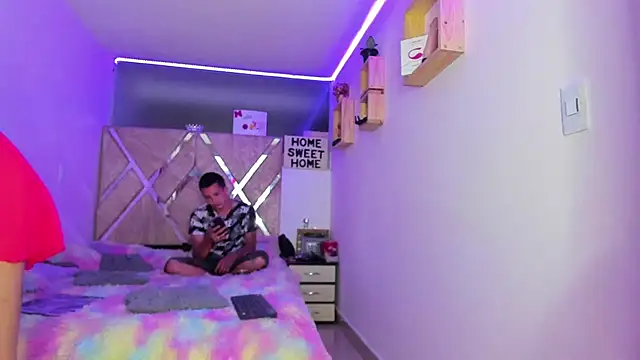 parejacaliente20154 online show from March 26, 11:01 am