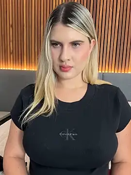 EmiilyAdams  online show from January 31, 10:52 pm