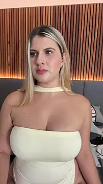 EmiilyAdams  online show from February 13, 11:17 pm