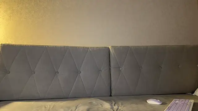 weshycouple online show from March 3, 7:20 pm