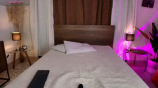 Isaa Coleman  online show from April 6, 11:06 pm