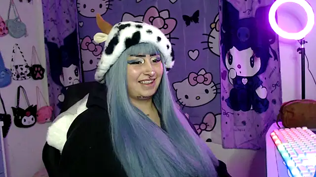 Snapshot of lussyevans24 chatting on September 28, 5:47 am lussyevans24 online show from September 28, 5:47 am