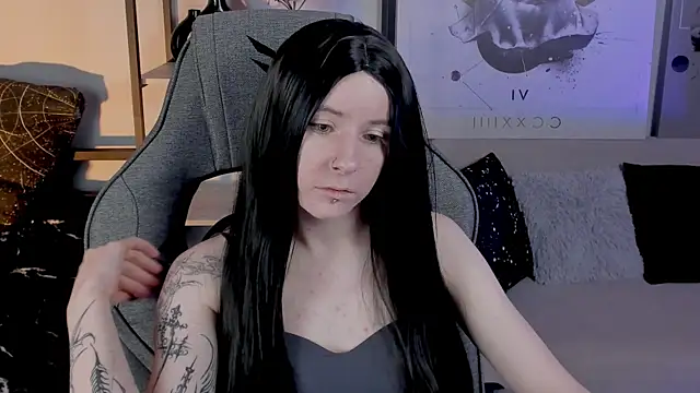Snapshot of LexiWenford chatting on October 14, 2:47 am LexiWenford online show from October 14, 2:47 am