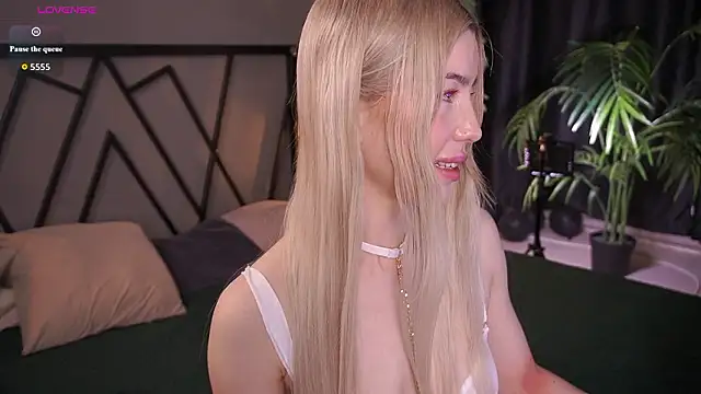 LindaThacker online show from March 13, 4:36 am