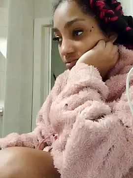 Snapshot of Laanegraofficial_ chatting on September 30, 11:31 pm Laanegraofficial online show from September 30, 11:31 pm