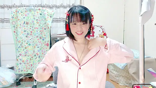 renapiyon8182 online show from May 30, 8:49 pm