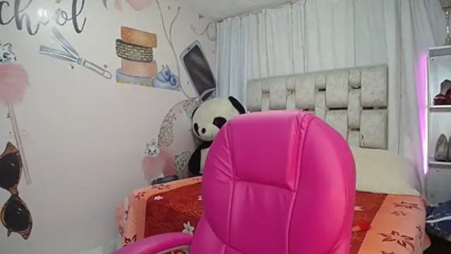 EMMA SWEETT1 online show from December 3, 12:51 pm