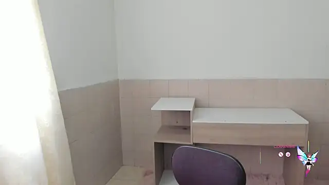 Snapshot of linnie_ chatting on September 9, 6:19 pm linnie  online show from September 9, 6:19 pm