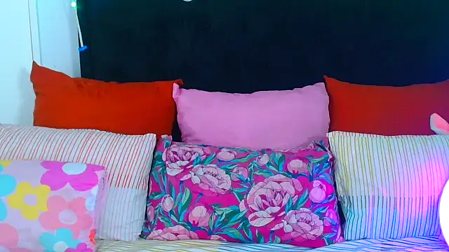 SAVAGExBOO online show from November 1, 6:01 pm