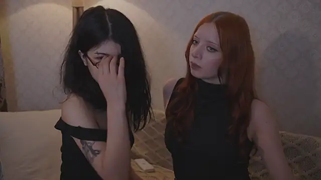Snapshot of the_cure___ chatting on October 16, 8:00 pm the cure online show from October 16, 8:00 pm