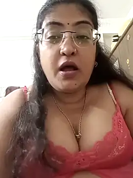 Snapshot of LAVERNIYA_ chatting on September 10, 1:00 pm LAVERNIYA  online show from September 10, 1:00 pm