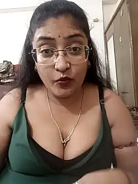 Snapshot of LAVERNIYA_ chatting on October 11, 8:11 pm LAVERNIYA  online show from October 11, 8:11 pm