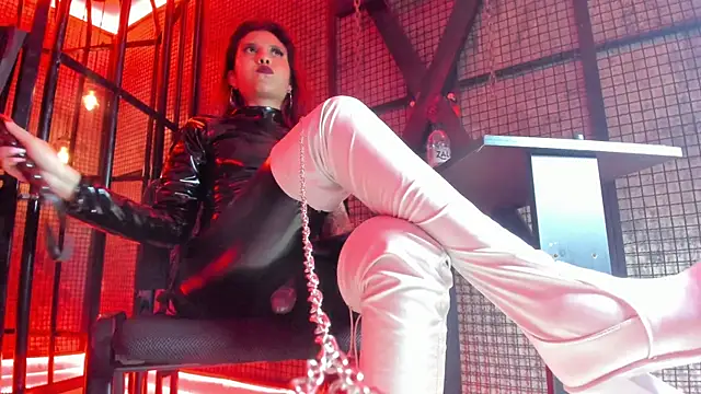 NAILAHARD online show from September 11, 3:45 pm