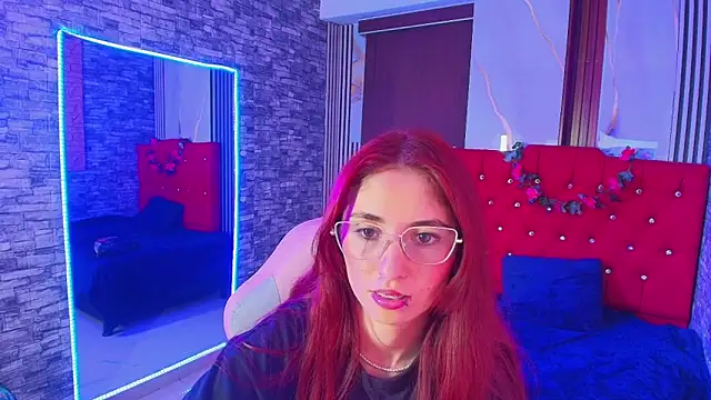 mildre303av online show from October 25, 8:48 pm