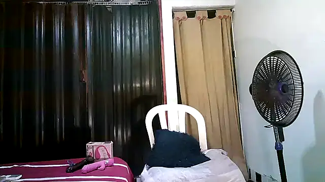 kimmiemm online show from September 28, 1:56 am