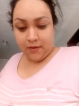 Snapshot of isaReyes chatting on October 23, 3:29 pm isaReyes online show from October 23, 3:29 pm