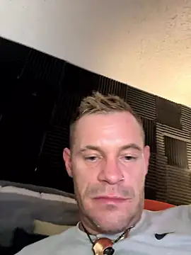 FrankieKentucky online show from January 6, 4:43 pm