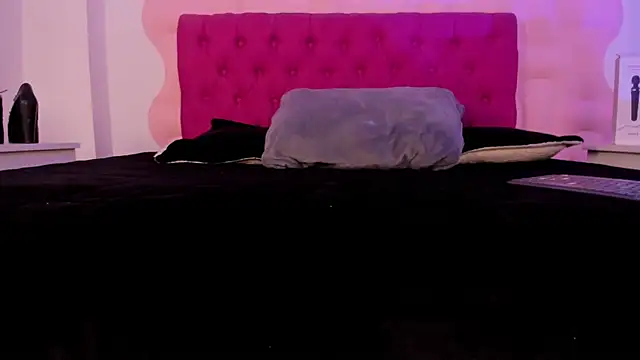 Natasha Nasty2 online show from November 10, 8:15 pm