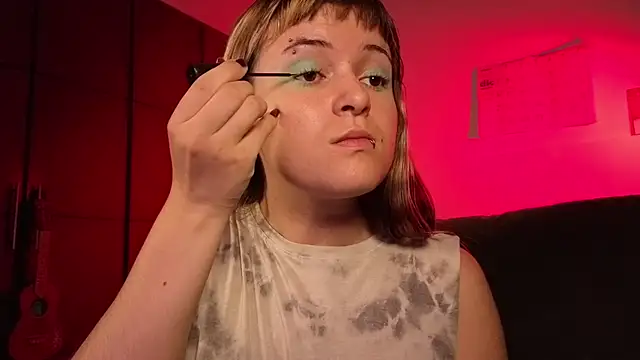 NEXT DOOR GIRL  online show from December 18, 11:20 pm