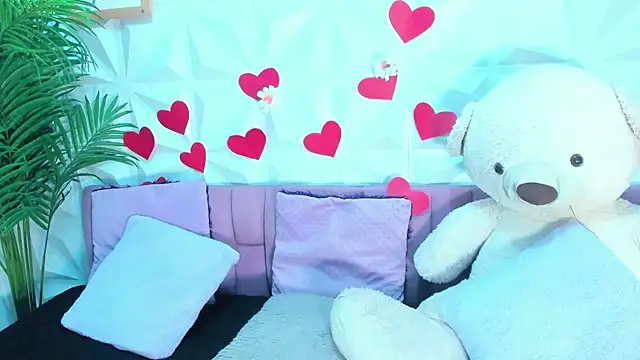 Snapshot of Briyit_Doll chatting on September 22, 6:12 am Briyit Doll online show from September 22, 6:12 am