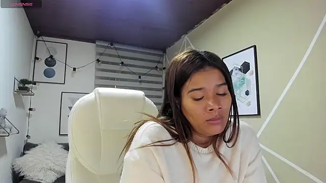 Enma  clark online show from March 23, 4:18 am