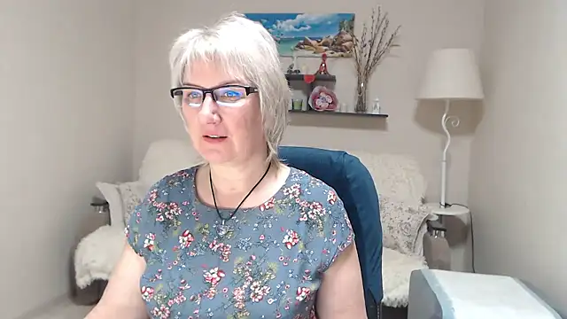 FleurMays online show from March 11, 5:33 am