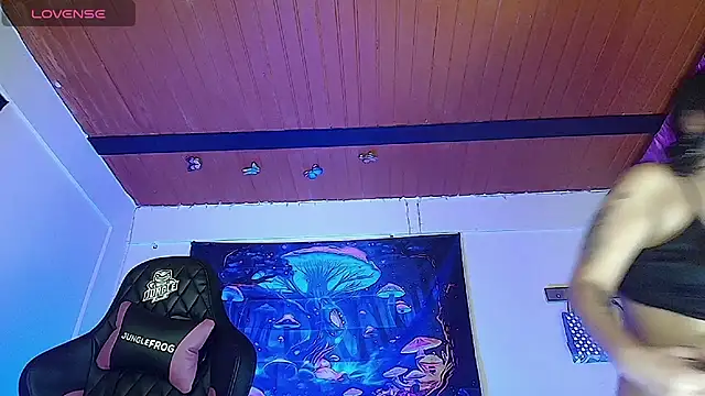 pocahonta89 online show from November 14, 3:06 am