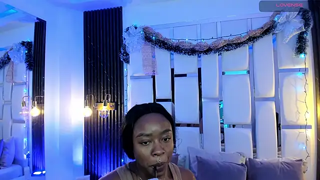 mia schwarz online show from December 17, 9:52 pm