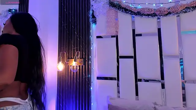 mia schwarz online show from December 18, 10:14 pm