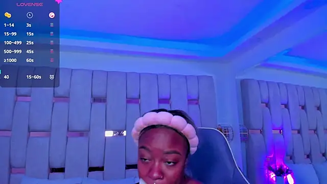 mia schwarz online show from April 11, 7:50 pm