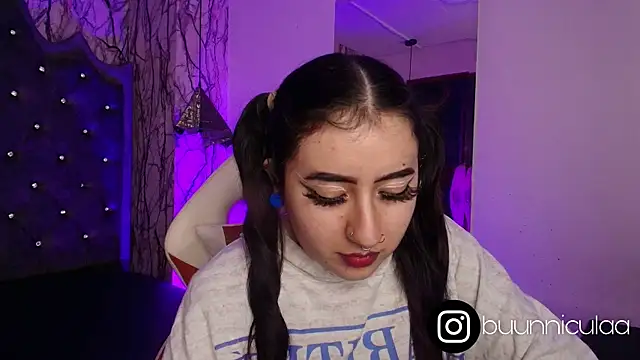 larissa01  online show from September 19, 4:55 am