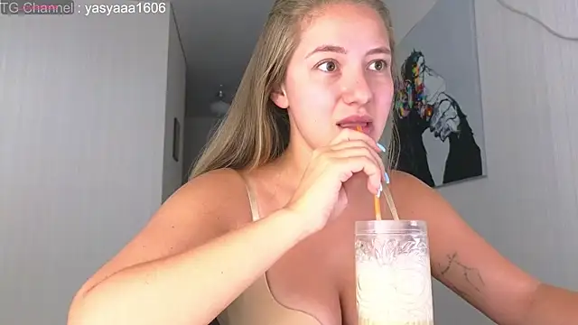 Yassyaaa online show from June 27, 11:33 pm