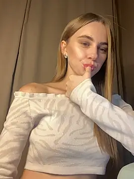 GraceTorrez online show from October 31, 8:13 pm