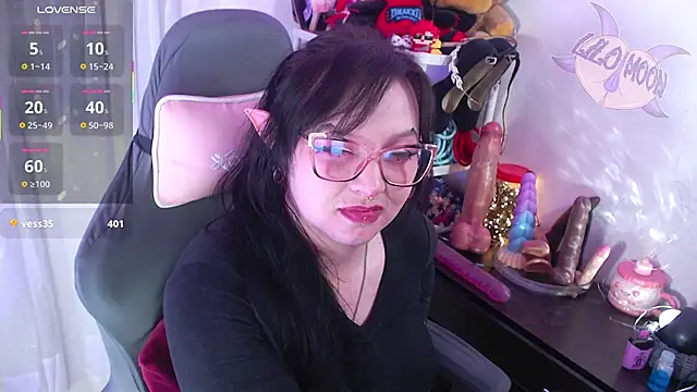 LiloMoon69 online show from October 6, 2:56 pm