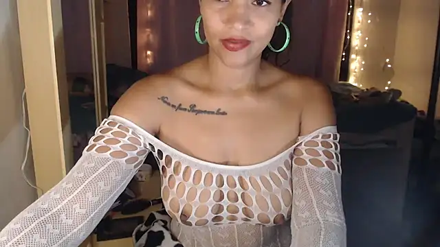 makennaa  online show from September 25, 10:36 am