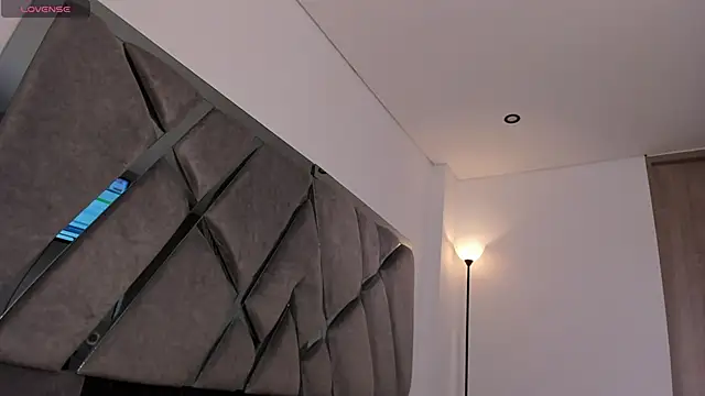 samaay07  online show from April 16, 7:13 pm