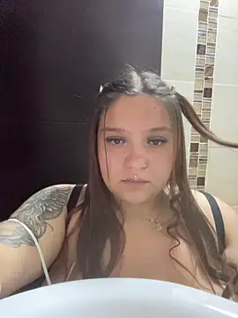 KinkyJessyHotxx online show from November 20, 6:42 pm