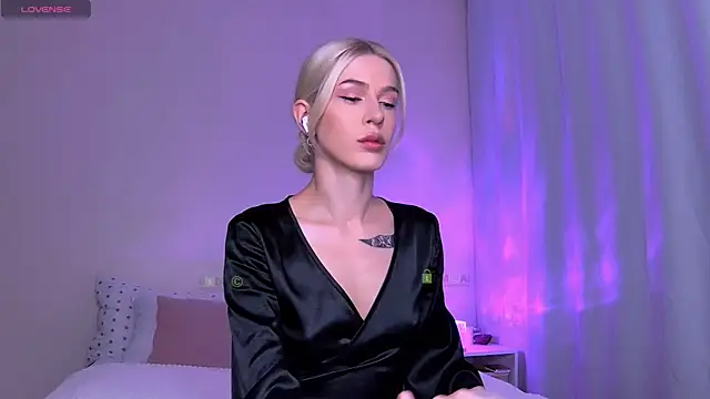 Snapshot of StacyWorry chatting on September 20, 1:16 am StacyWorry online show from September 20, 1:16 am