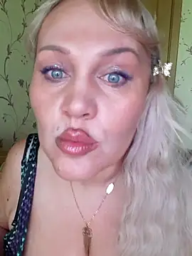 IsabellaBoni online show from May 15, 7:22 am