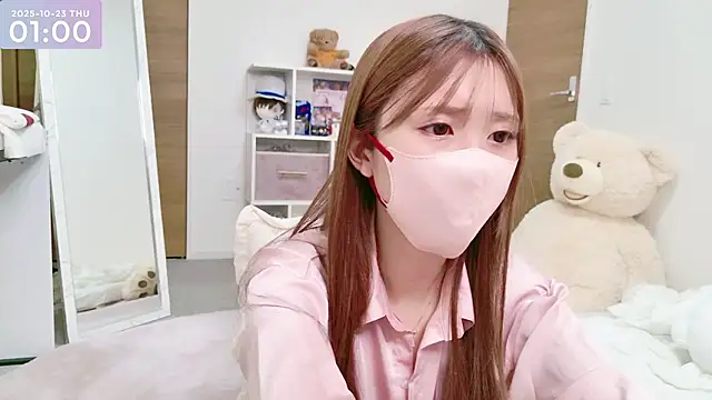 Snapshot of -SHINON- chatting on October 22, 4:01 pm -SHINON- online show from October 22, 4:01 pm