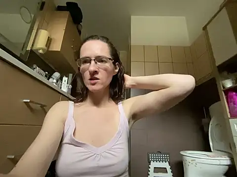 Milky hairy mommy online show from December 17, 11:47 am